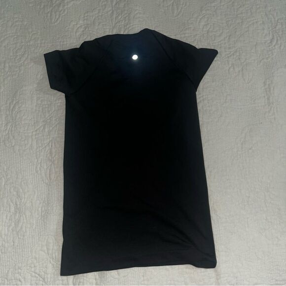 Lululemon Swiftly Tech Short Sleeve black size 6 - Picture 3 of 3